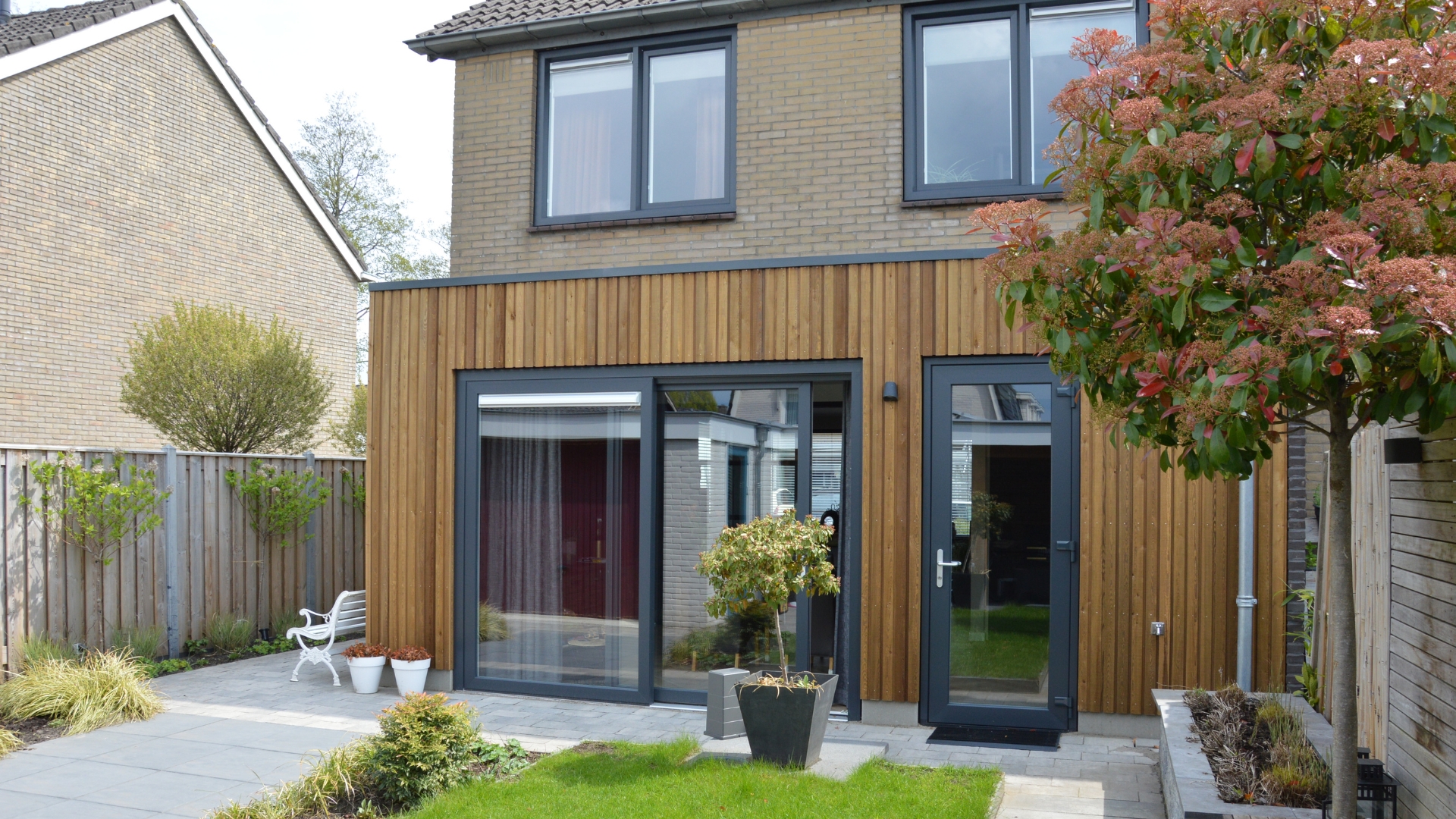 uitbreiding woning aan voor- en achterzijde in Raalte - Nonon Architectuur